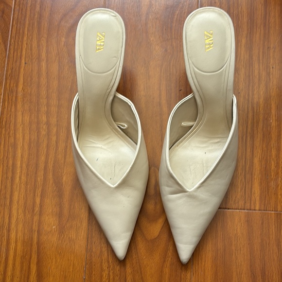 Zara Off White Leather Pointed Toe Lucite Kitten Heel Shoes - Picture 2 of 6